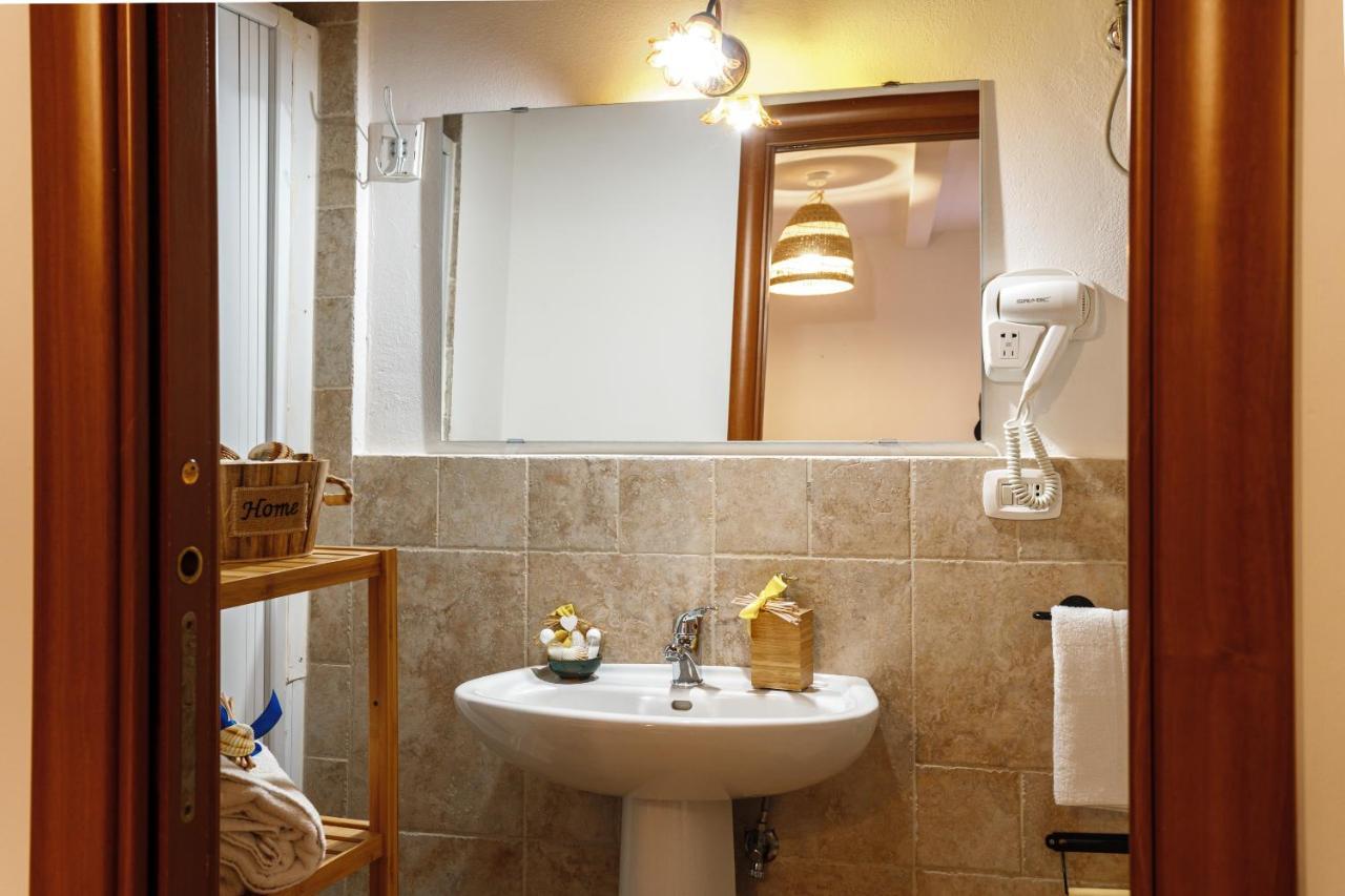 B&B La Corte San Francesco Бари Экстерьер фото
